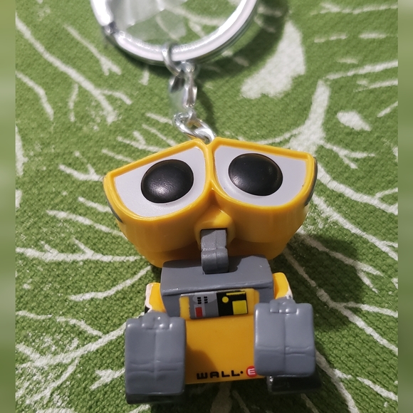🆕️💛Wall-E Funko Pop Keychain - Picture 4 of 5